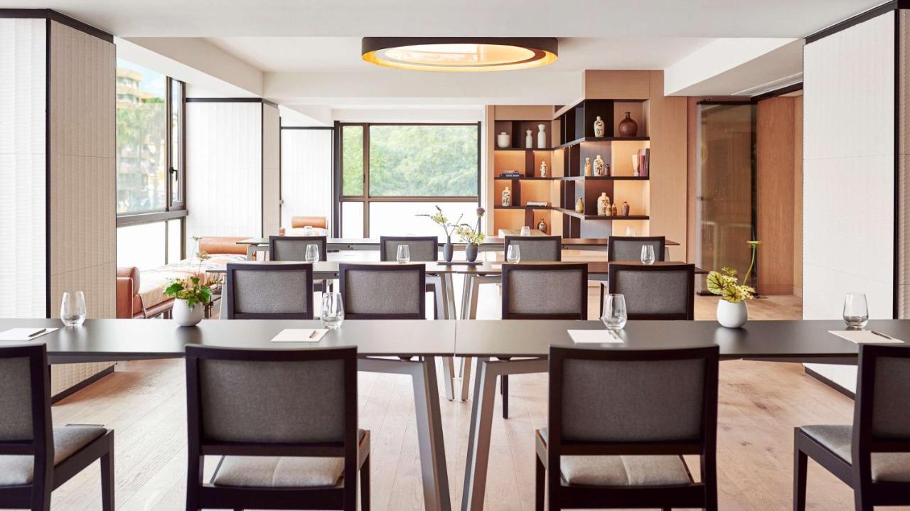 Nobu Hotel Барселона Екстериор снимка The Library