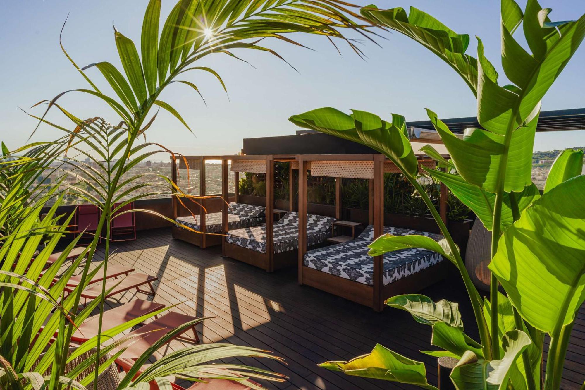 Nobu Hotel Барселона Екстериор снимка The rooftop of the hotel