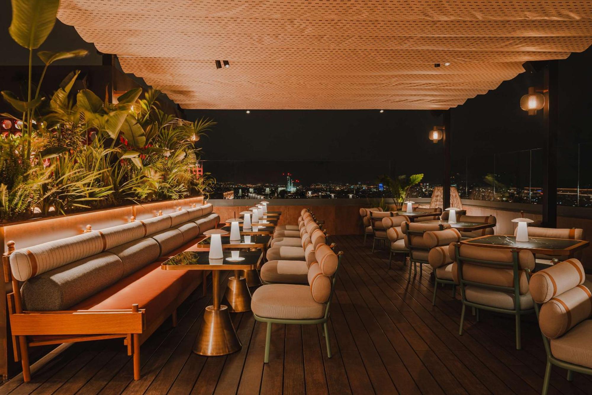Nobu Hotel Барселона Екстериор снимка The rooftop bar at the hotel